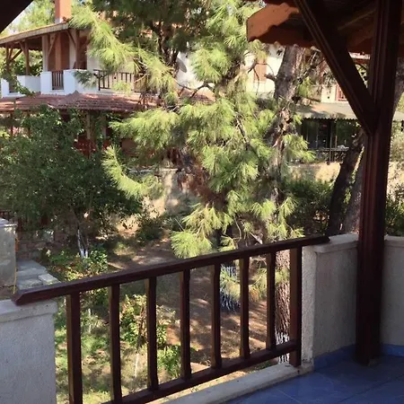 Family House - Pool And Beach Holiday home *